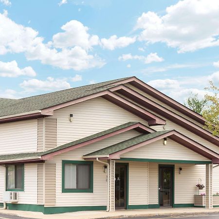 Super 8 By Wyndham Twinsburg/Cleveland Area Hotel Exterior photo